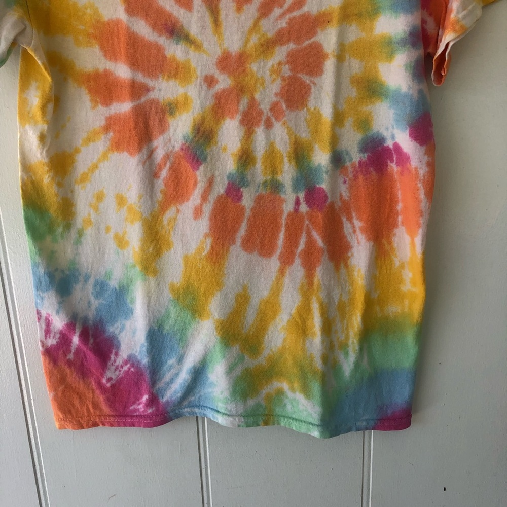 Vintage Spiral Tie-Dye Rainbow Cotton Tee Shirt 🌈 - Picture 9 of 11